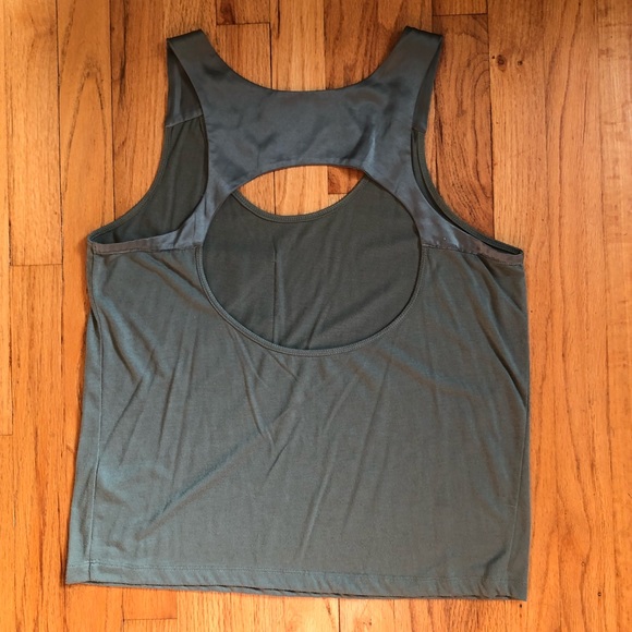 OpenBack Tank - Picture 3 of 4